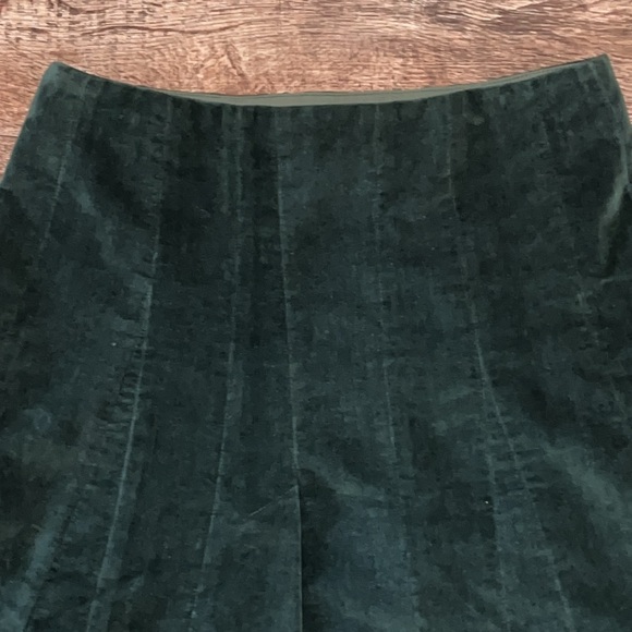90’s Nicole Farhi Deep Emerald Green Pleated Panel Velvet Skirt, Size Medium - Picture 11 of 12